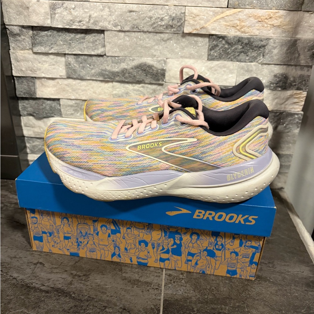 Brooks Pastel Multi-Color Running Shoes - Picture 3 of 6